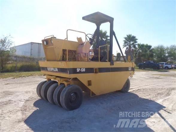 CAT PS-130 Pneumatic tired rollers