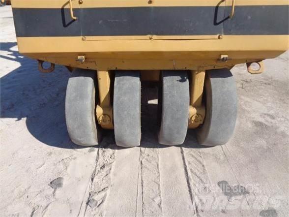 CAT PS-130 Pneumatic tired rollers