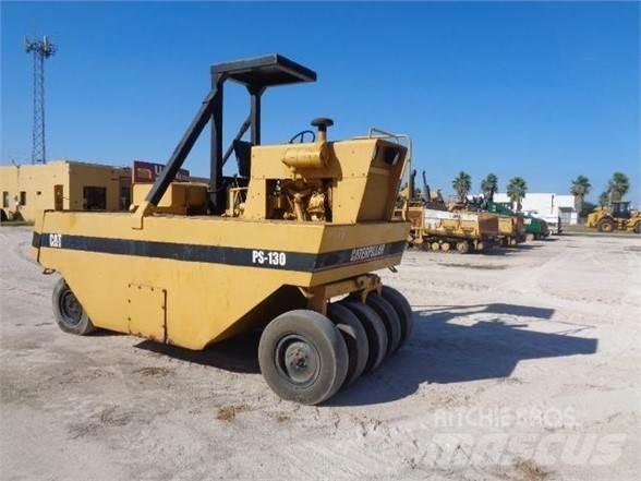 CAT PS-130 Pneumatic tired rollers