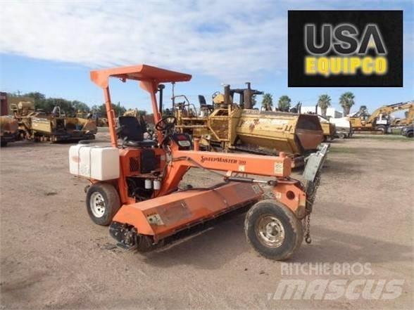  LAYMOR SM300 Sweepers