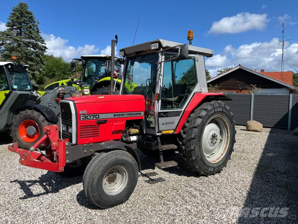Massey Ferguson 3070 Tractors