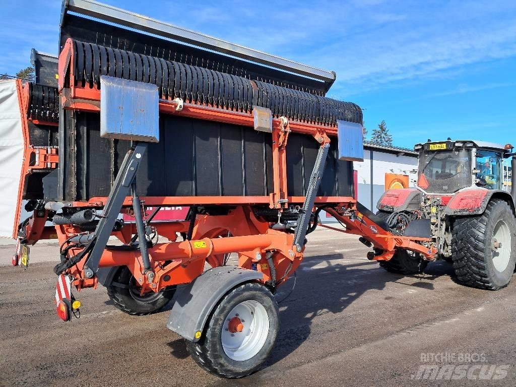 Kuhn Merge Maxx 950 Swathers \ Windrowers