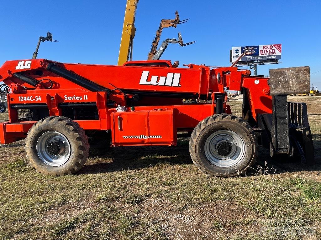 Lull 844C Telescopic Handlers