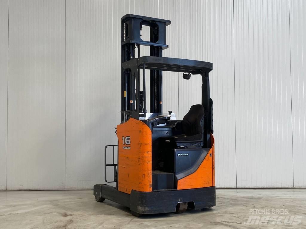 Doosan BR16JW- 7 PLUS Reach trucks