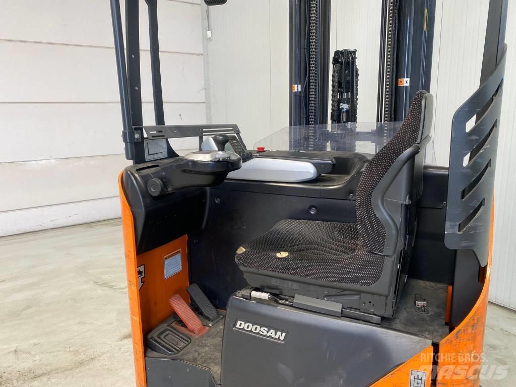 Doosan BR16JW- 7 PLUS Reach trucks