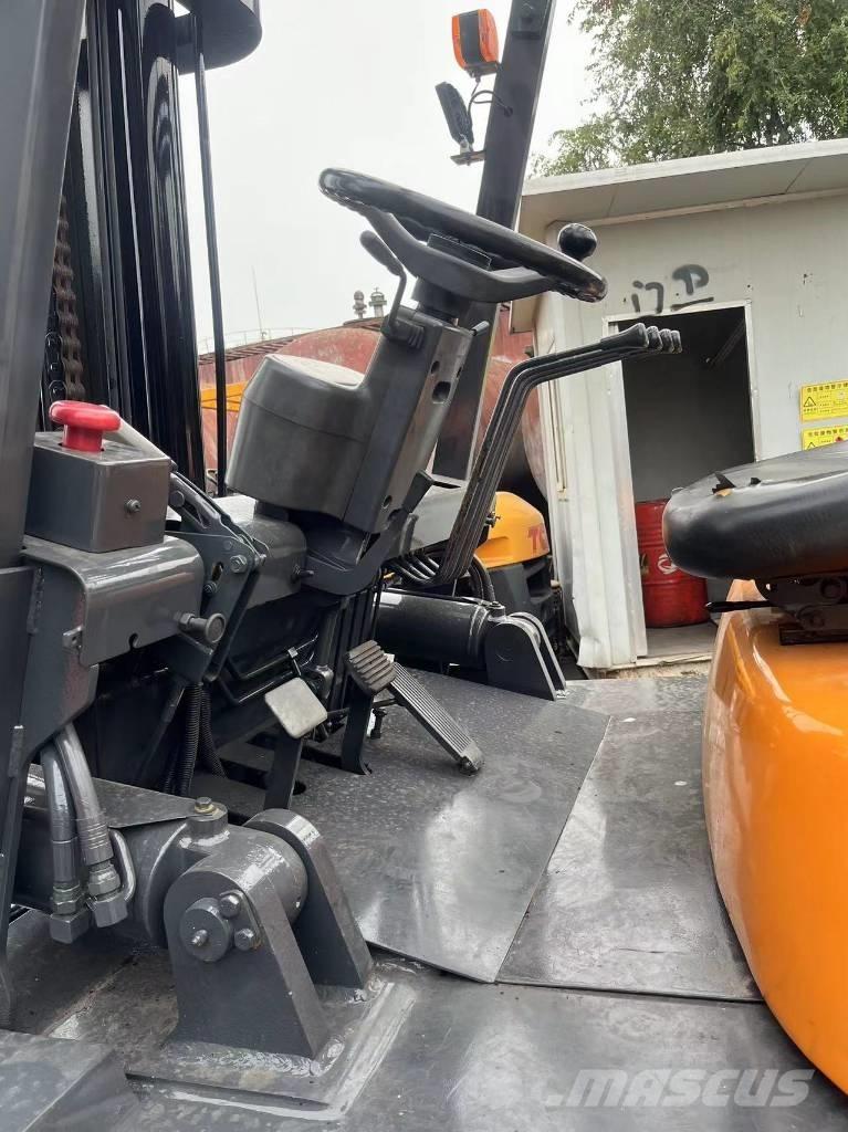 TCM FD 100 Diesel Forklifts