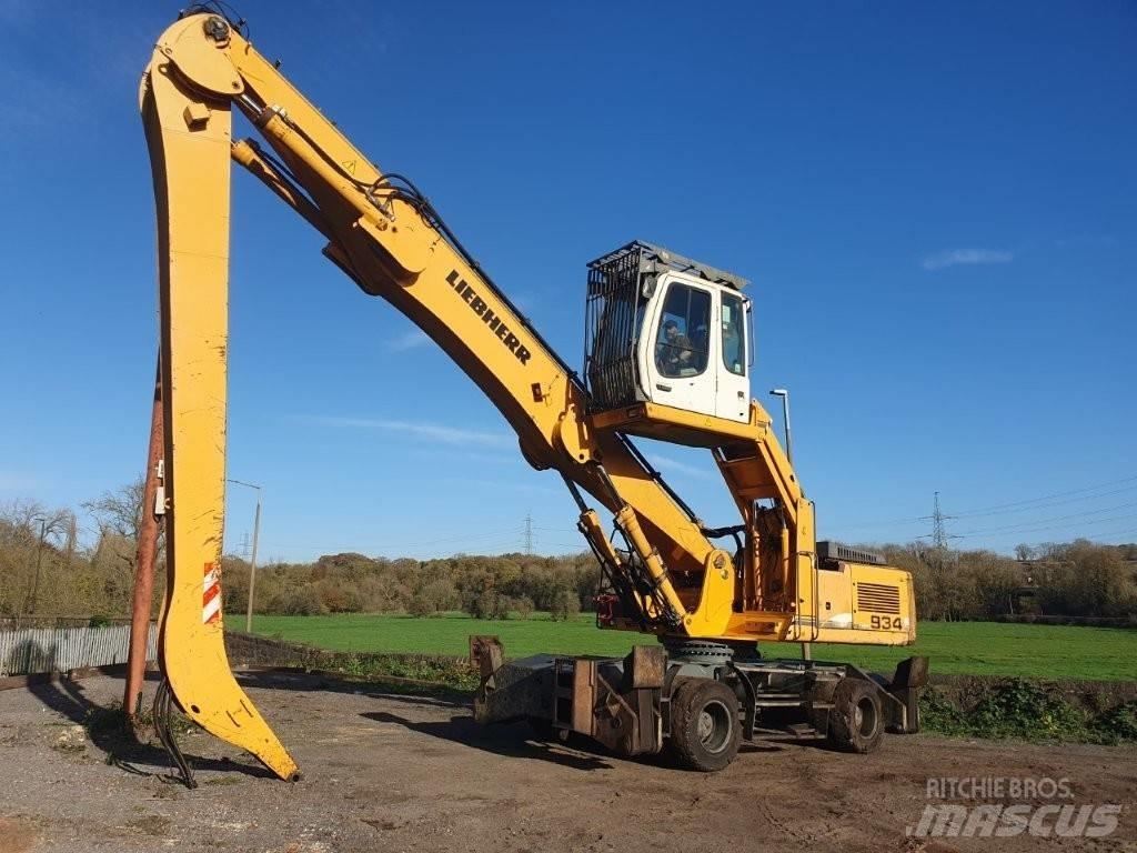 Liebherr A 934 C Waste / Industry Handlers