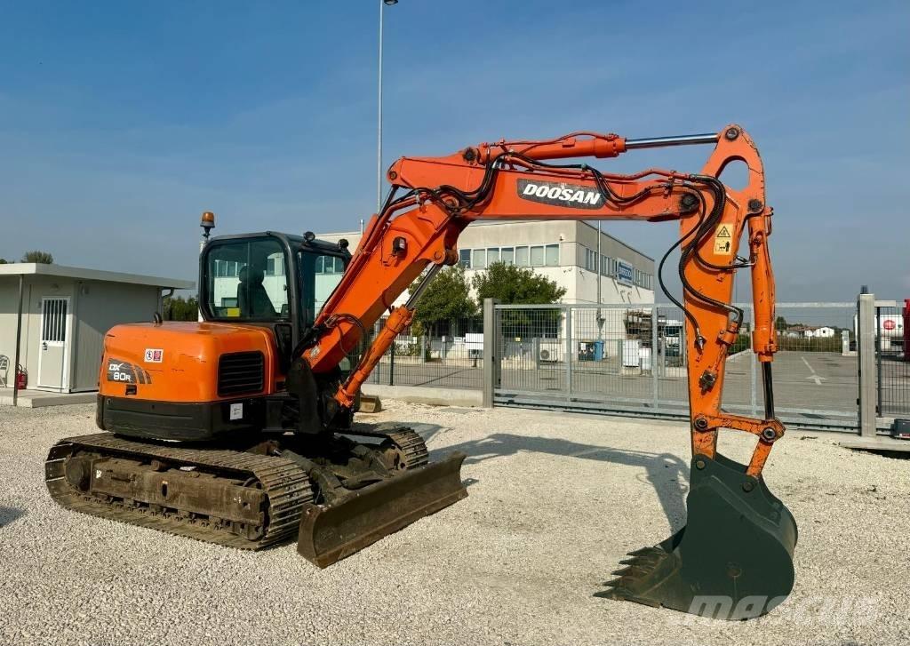 Doosan DX 80 R Mini excavators  7t - 12t