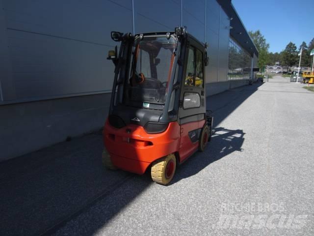 Linde E 30 Electric Forklifts