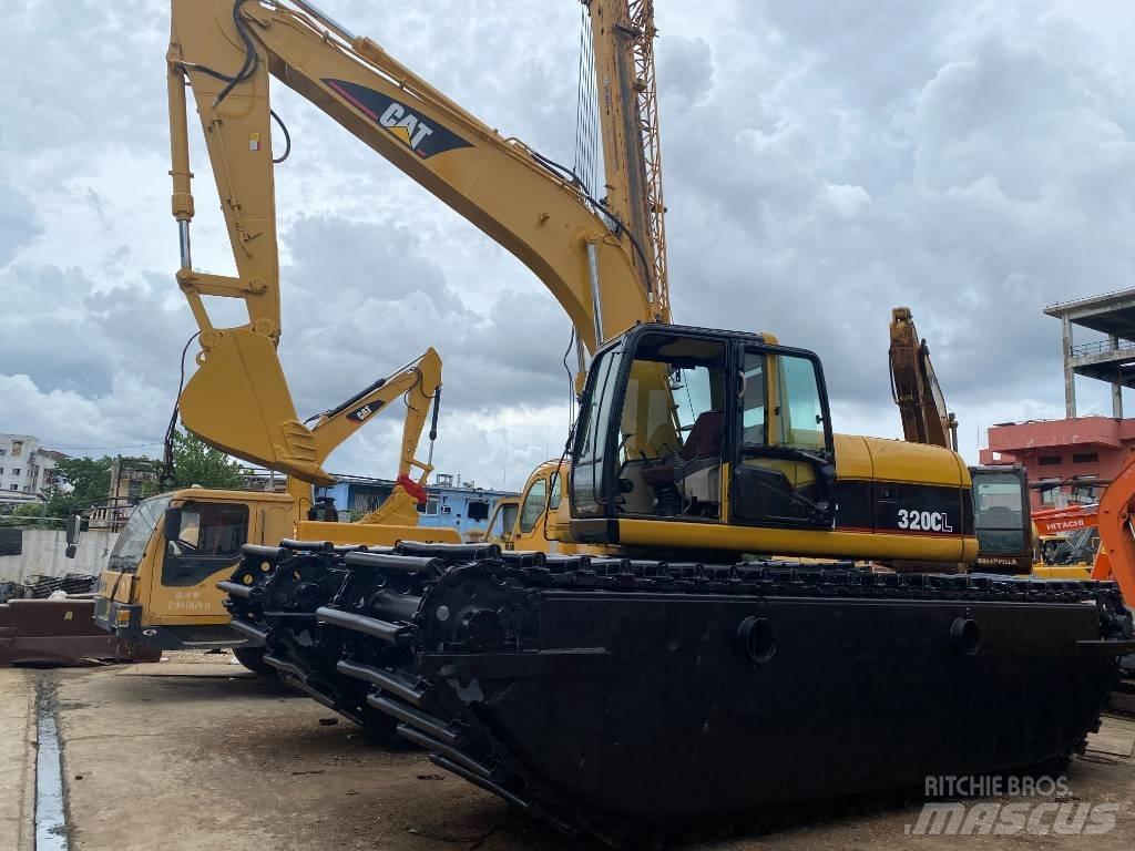 CAT 320 C Amphibious Excavators