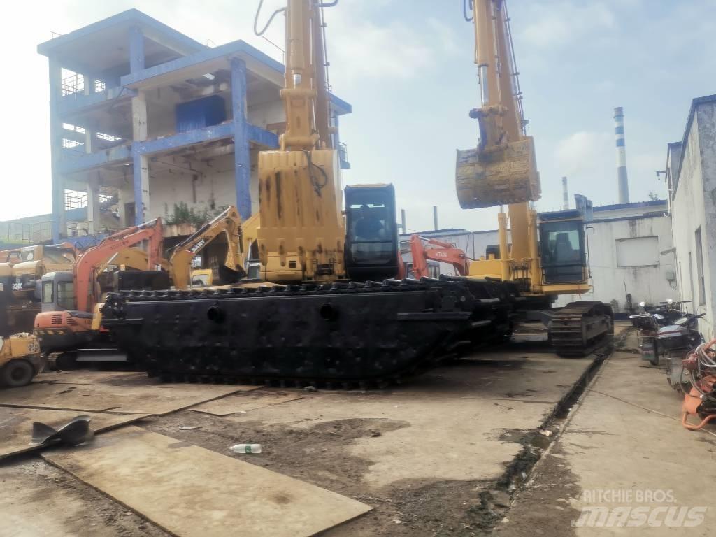 CAT 320 C Amphibious Excavators