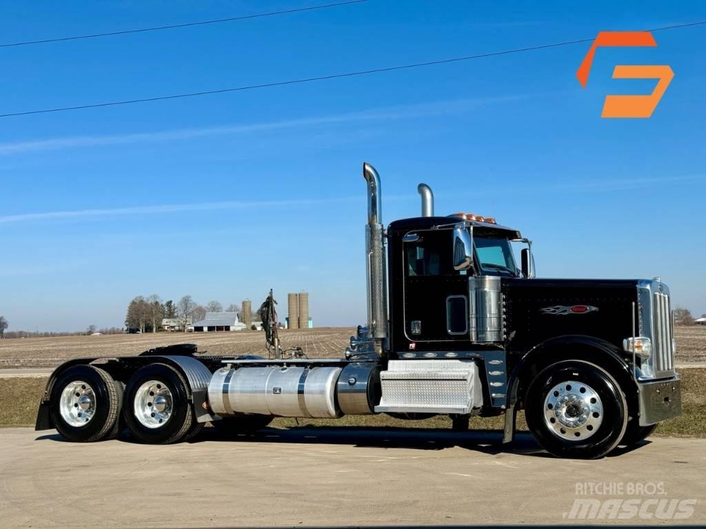 Peterbilt 389 Conventional Trucks / Tractor Trucks