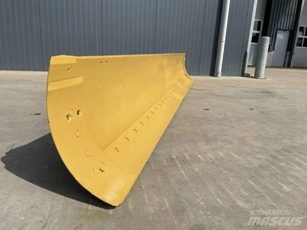 CAT 140H Moldboard Blades