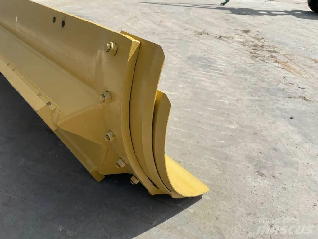CAT 140H Moldboard Blades