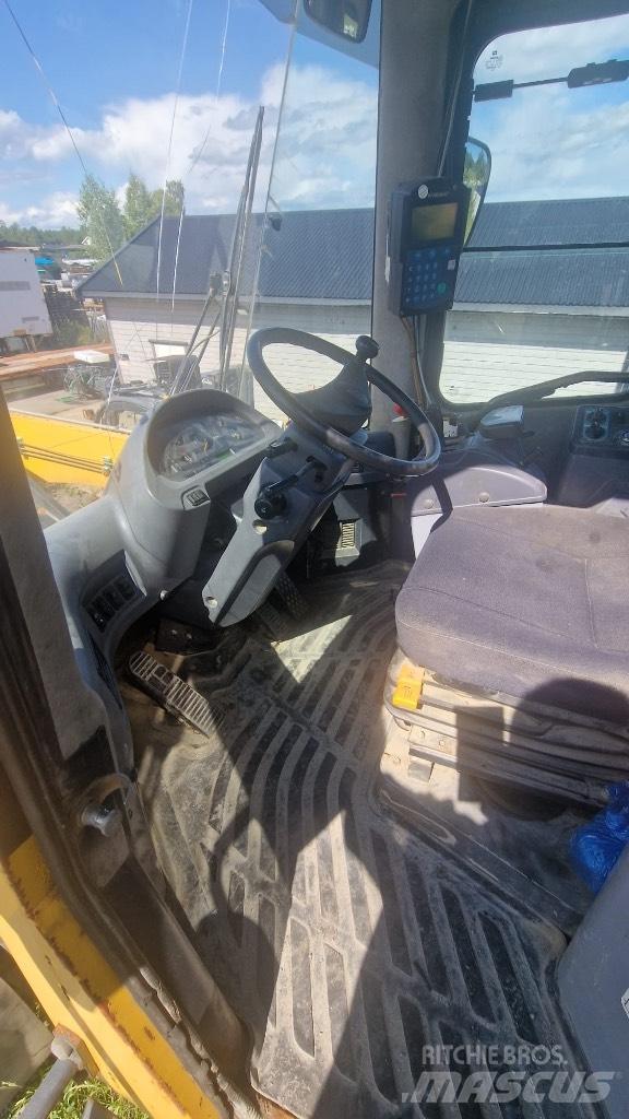 Komatsu WA 380 Wheel Loaders