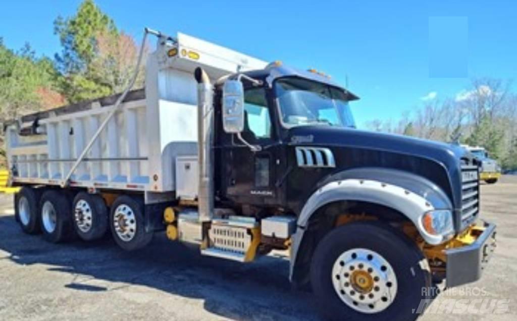 Mack GU 713 Dump Trucks