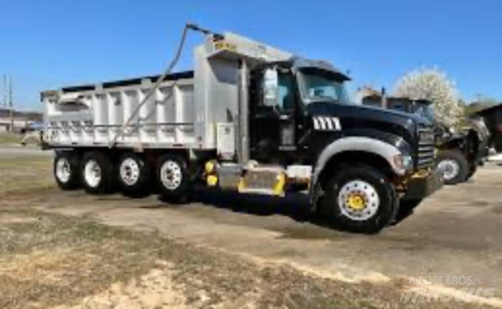 Mack GU 713 Dump Trucks