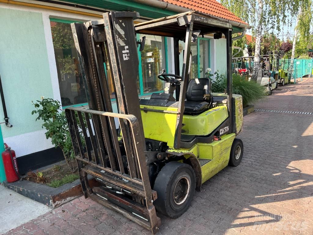 Clark CDP 25 V-4169 Diesel Forklifts