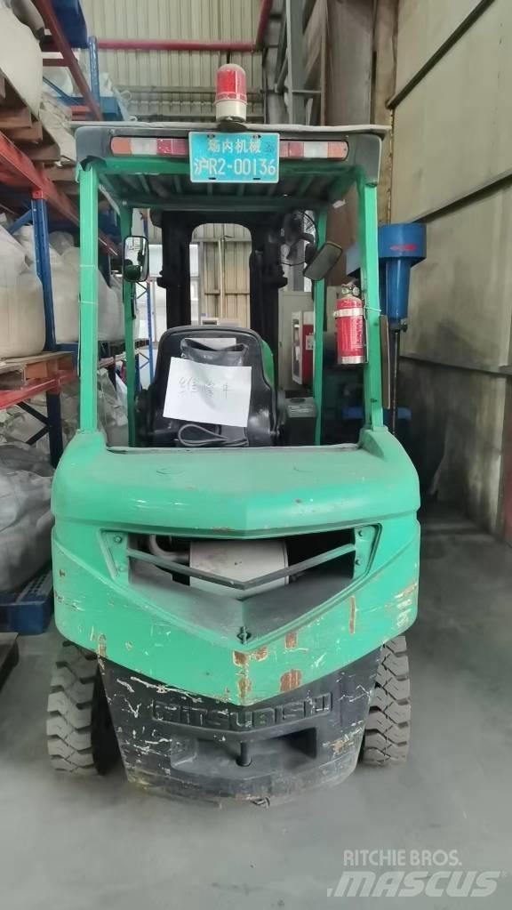 Mitsubishi FD 25 Diesel Forklifts