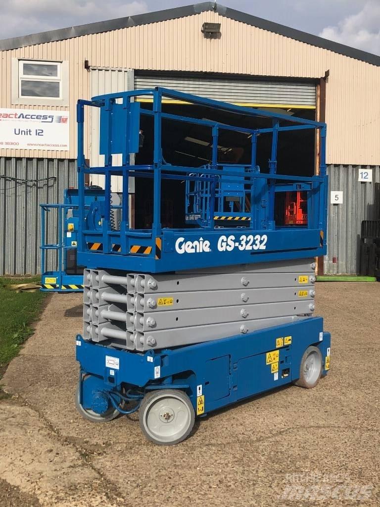 Genie GS 3232 Scissor Lifts