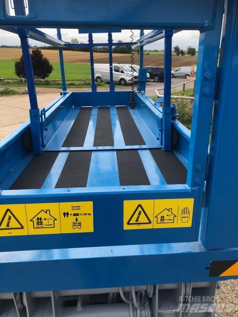Genie GS 3232 Scissor Lifts