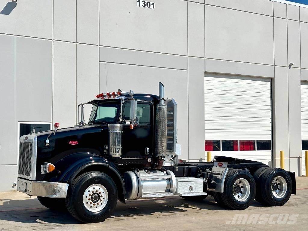 Peterbilt 378 Conventional Trucks / Tractor Trucks