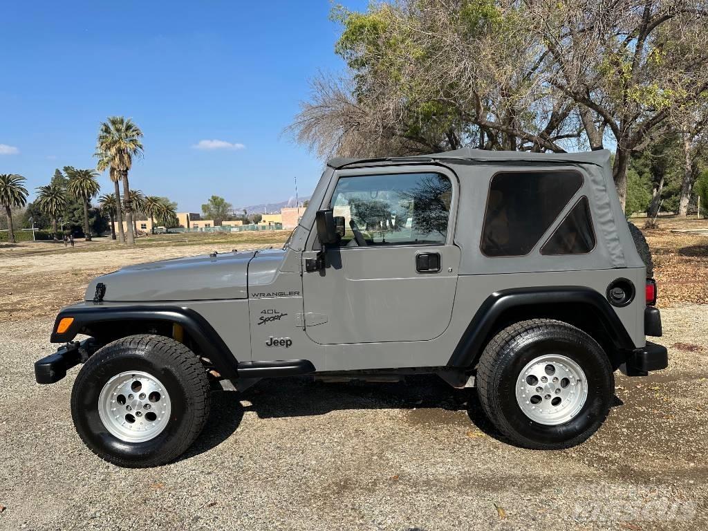 Jeep Wrangler Sport Automobiles / SUVS