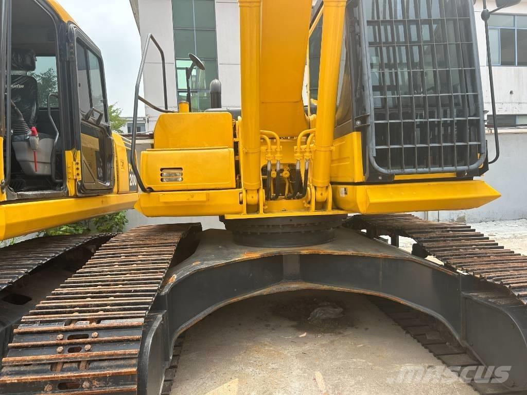 Komatsu PC240LC-8 Crawler Excavators