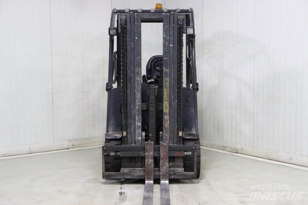 Komatsu FB22H-3R Electric Forklifts