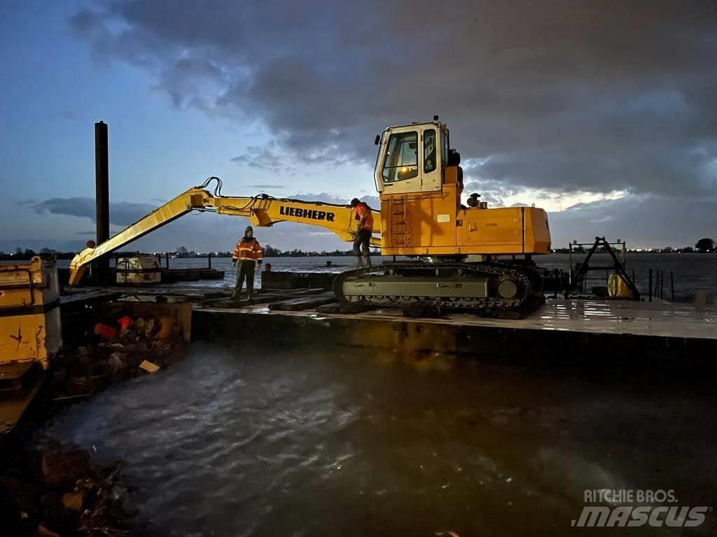 Liebherr E 922 Waste / Recycling & Quarry Attachments