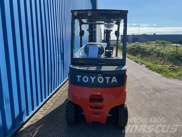 Toyota Traigo 80 Electric Forklifts