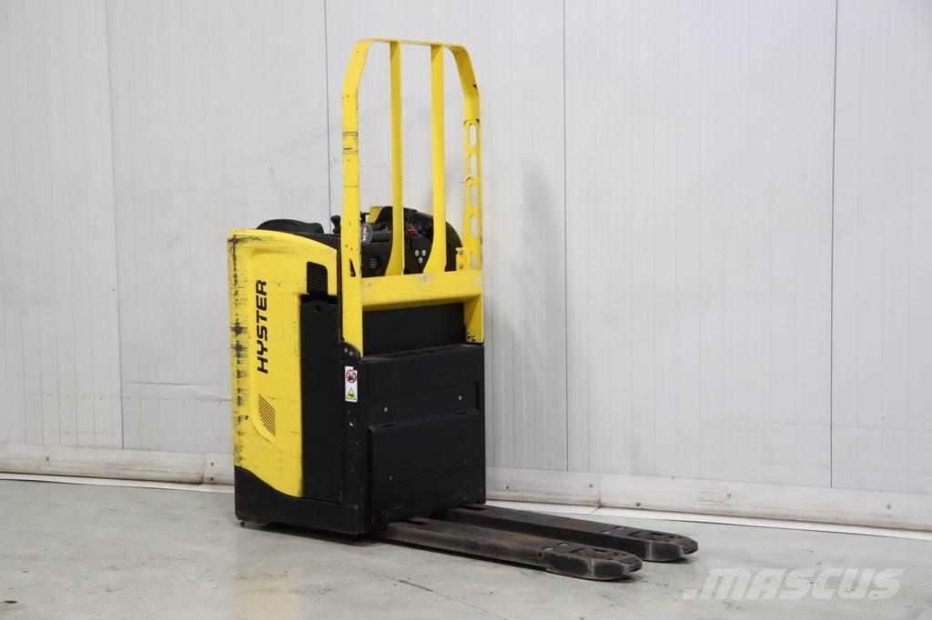 Hyster RP2.0N Low lift order picker