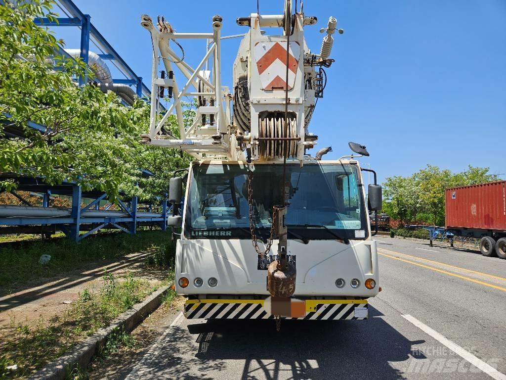 Liebherr LTM1055 Mobile and all terrain cranes
