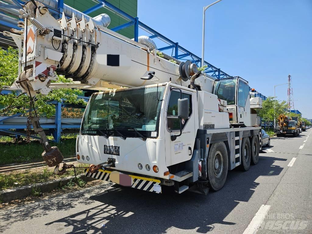 Liebherr LTM1055 Mobile and all terrain cranes