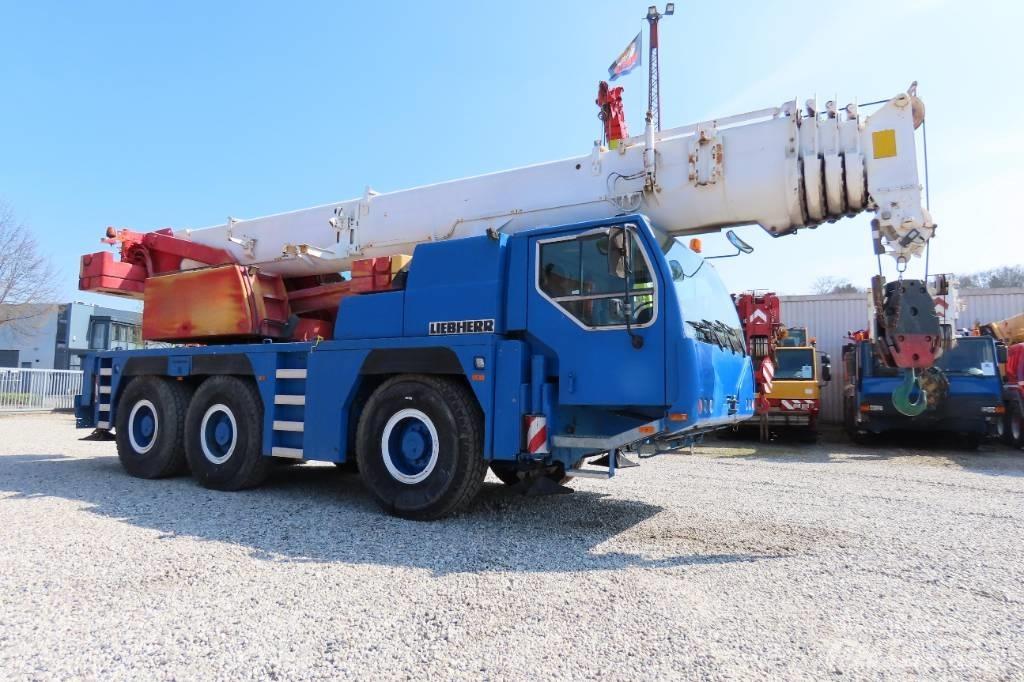 Liebherr LTM 1055-1 Mobile and all terrain cranes