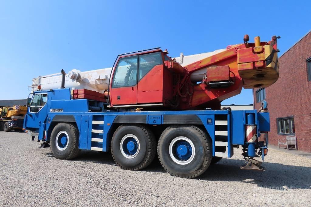 Liebherr LTM 1055-1 Mobile and all terrain cranes