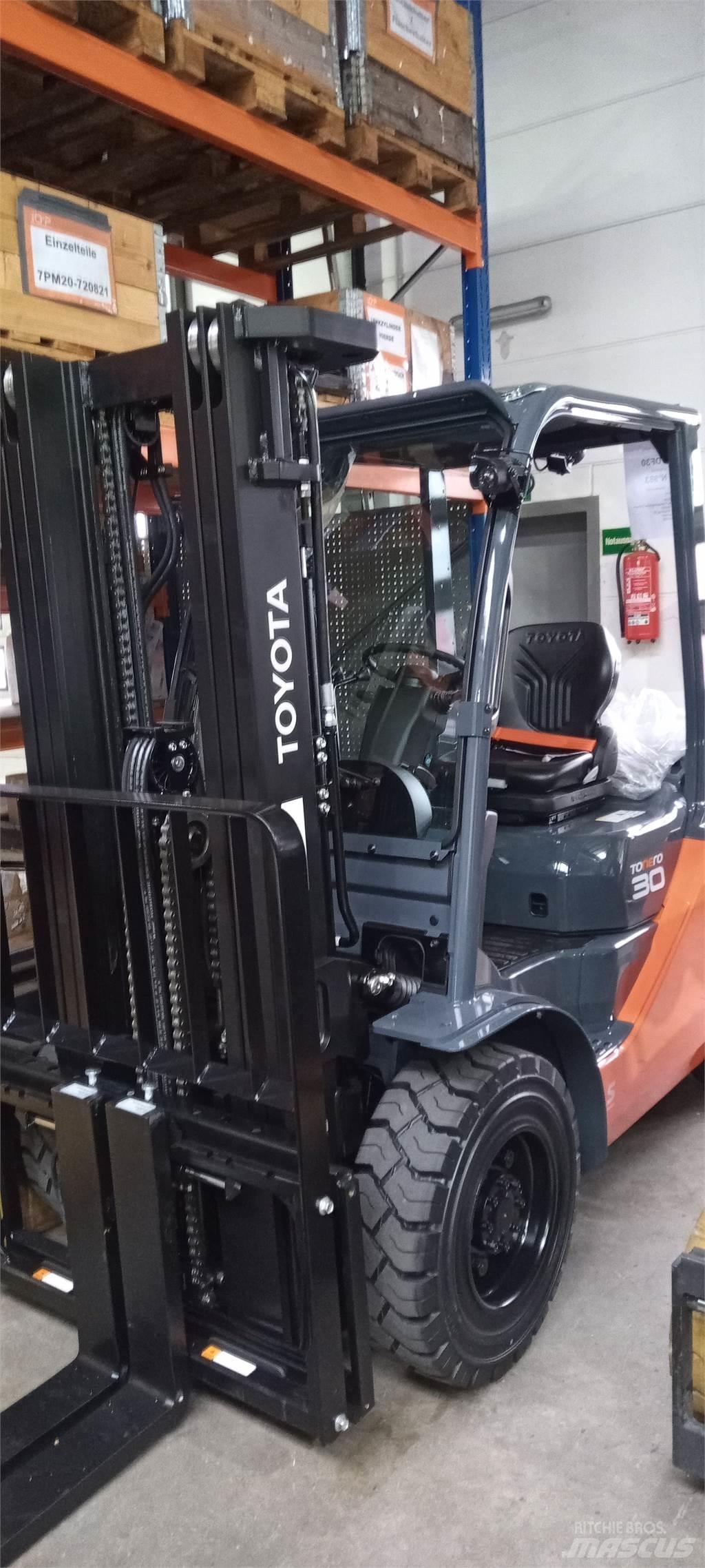 Toyota 52-8FDF30 Diesel Forklifts