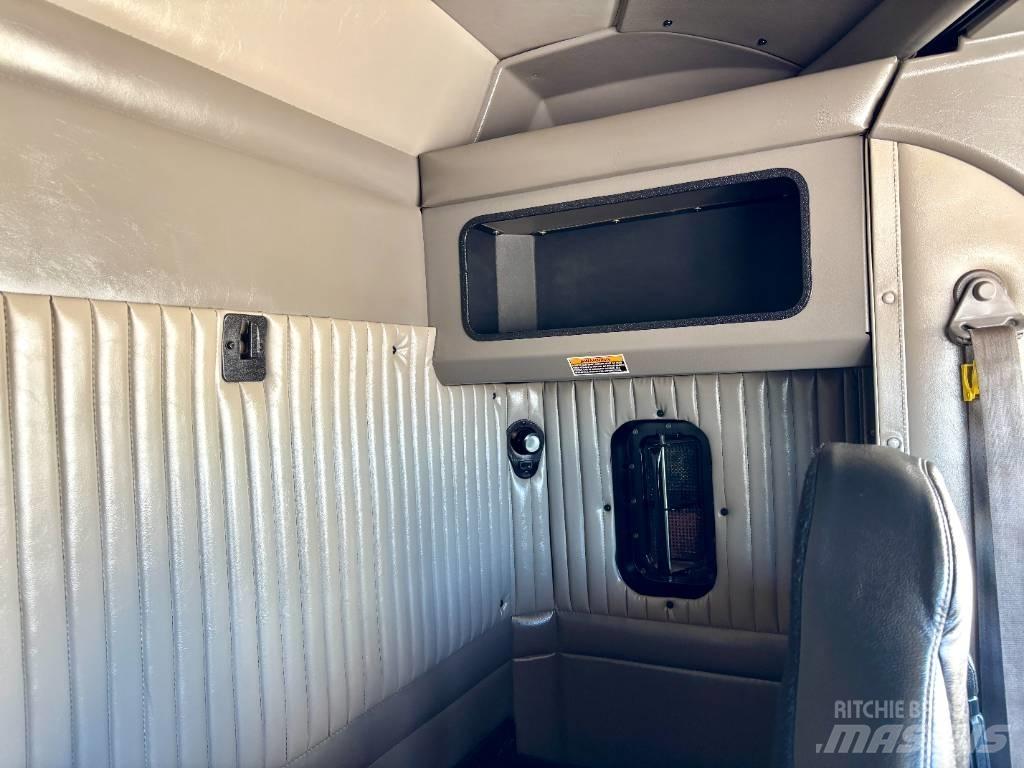 Kenworth T 800 Conventional Trucks / Tractor Trucks