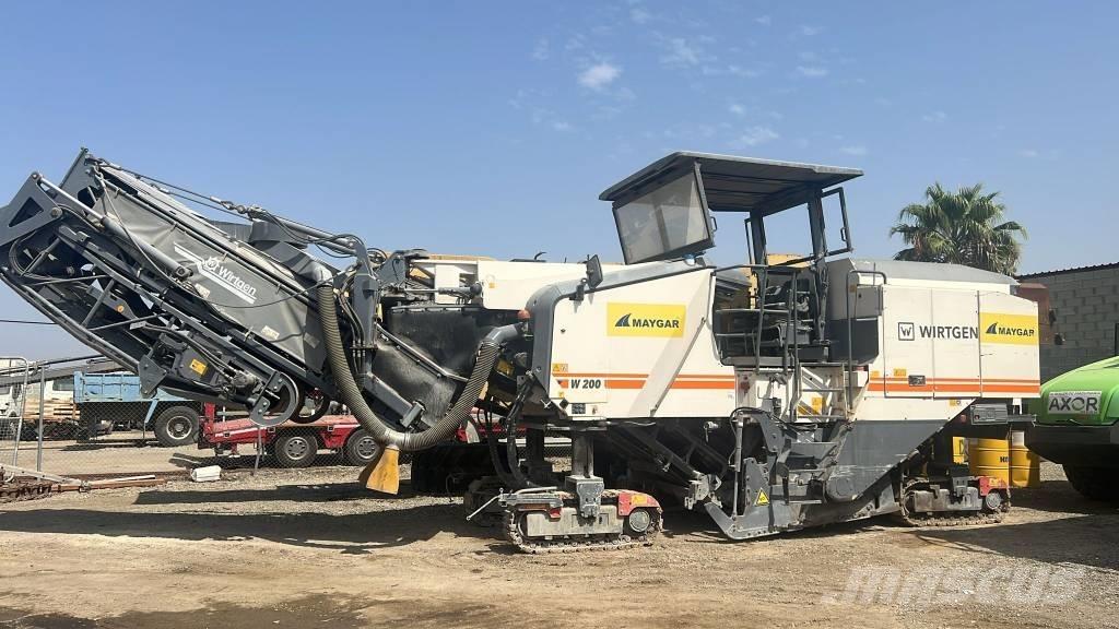 Wirtgen W 200 Asphalt Splitting Equipment