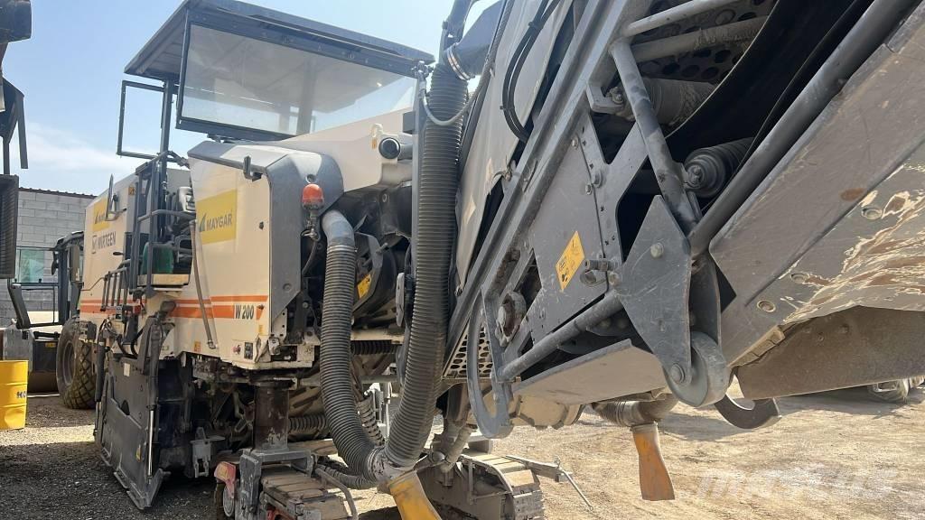 Wirtgen W 200 Asphalt Splitting Equipment