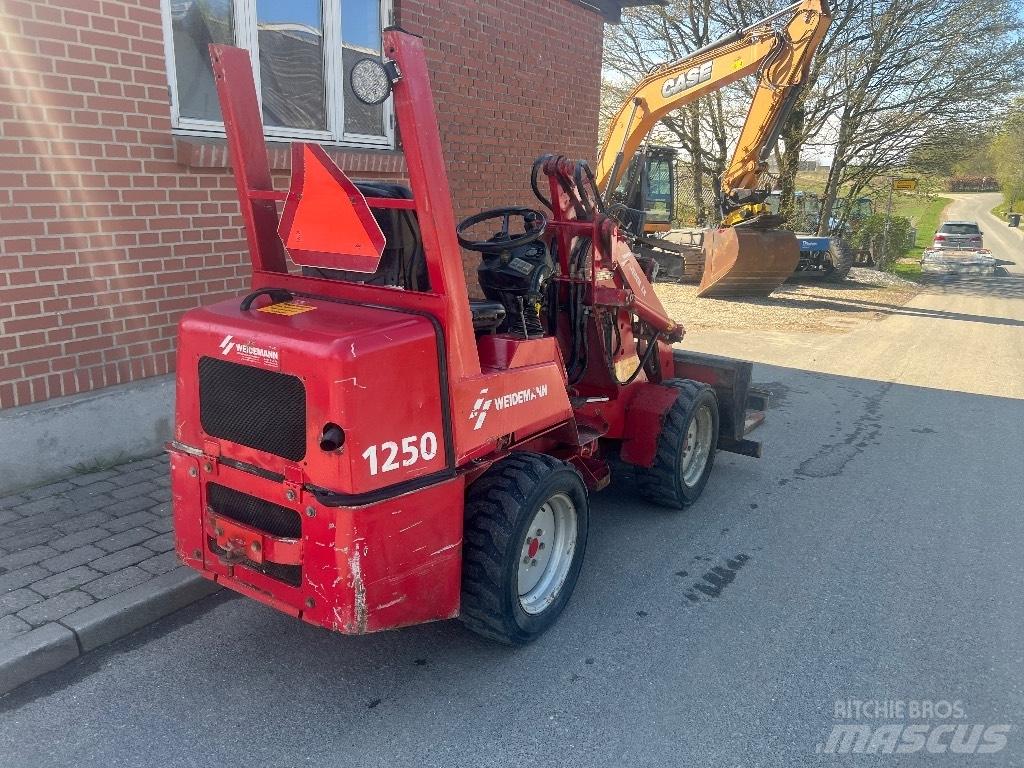 Weidemann 1250 Mini Loader