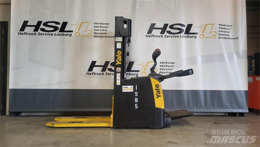 Yale MS14X-IL Pedestrian stacker