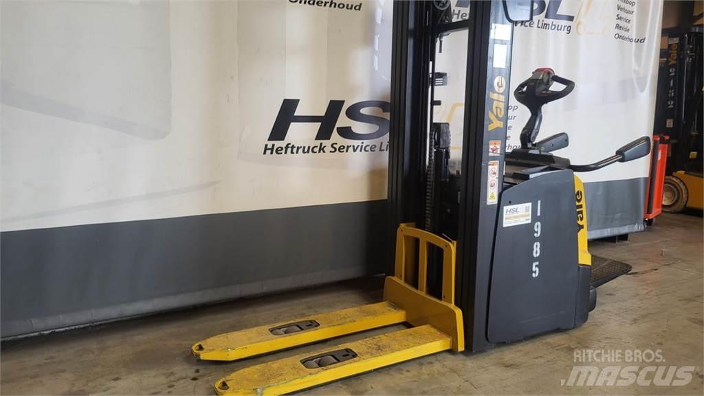 Yale MS14X-IL Pedestrian stacker