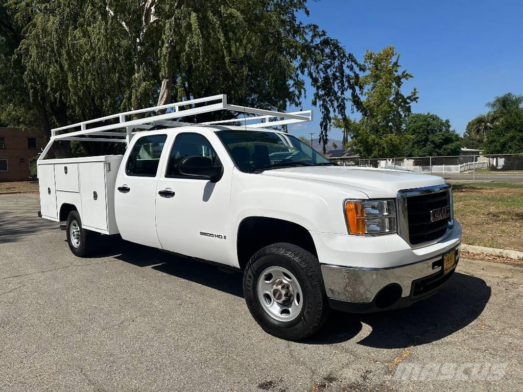 GMC Sierra 2500 HD Pickup Trucks