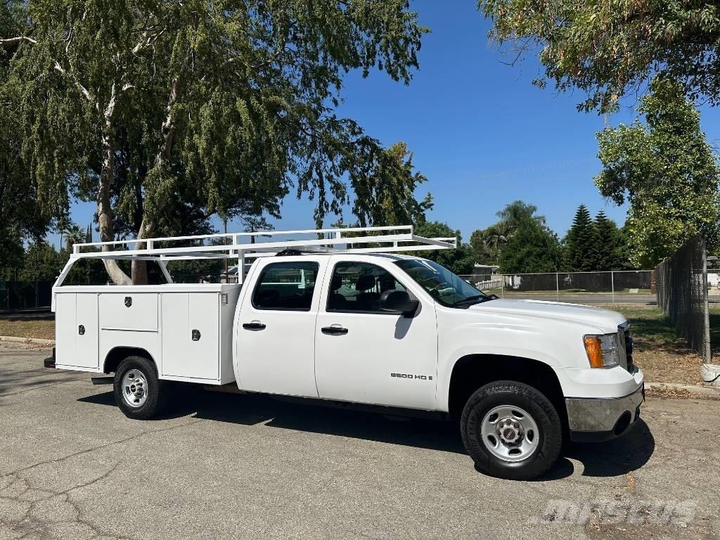 GMC Sierra 2500 HD Pickup Trucks