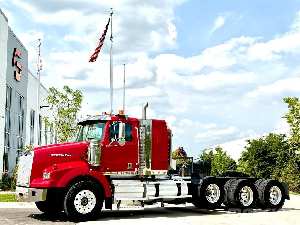 Western Star 4900 SB Conventional Trucks / Tractor Trucks