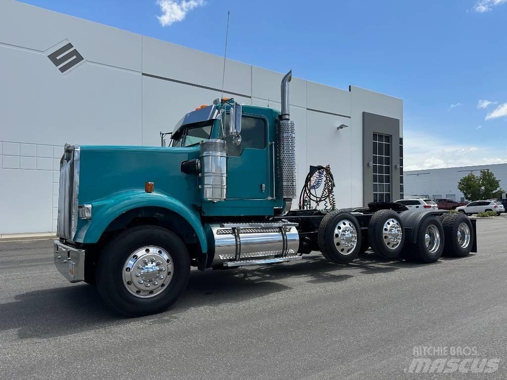 Kenworth W 900 Conventional Trucks / Tractor Trucks