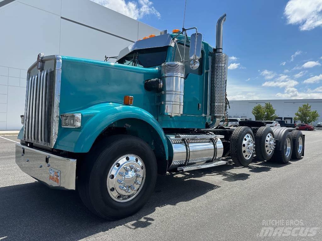Kenworth W 900 Conventional Trucks / Tractor Trucks