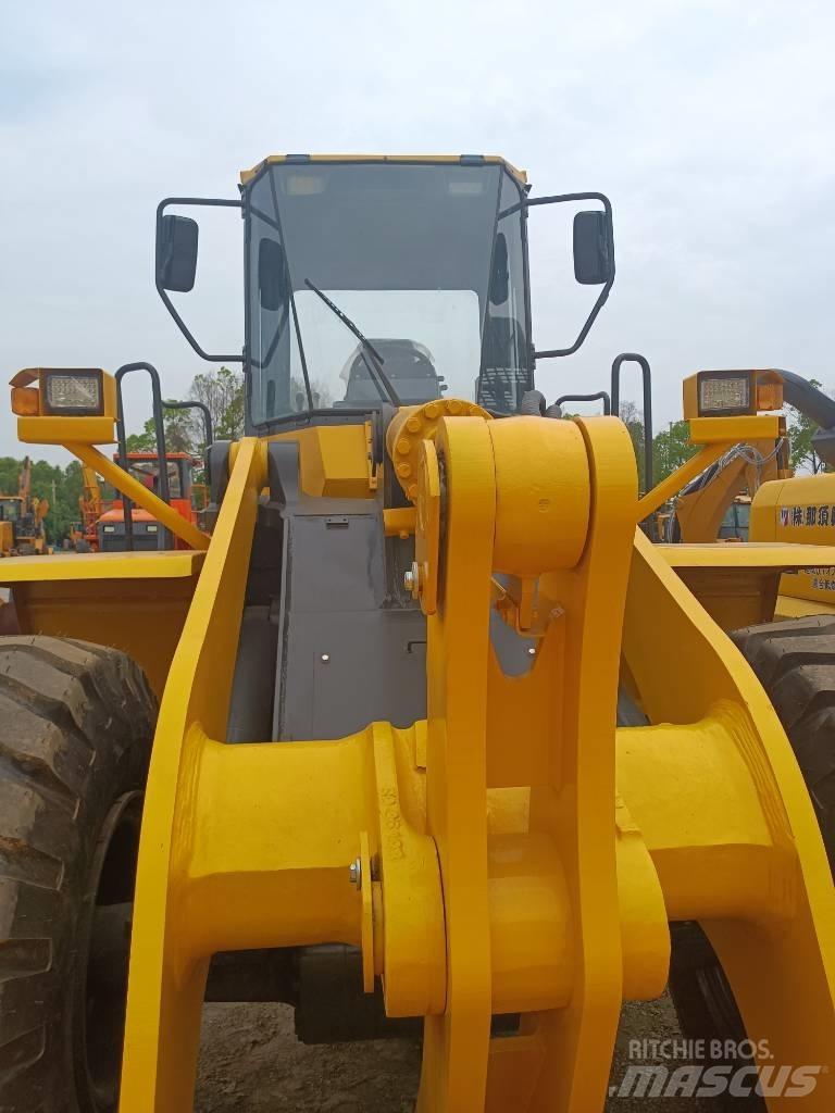 Komatsu WA 380 Wheel Loaders