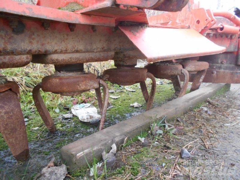 CLAAS Quadrant 1150 Square Balers